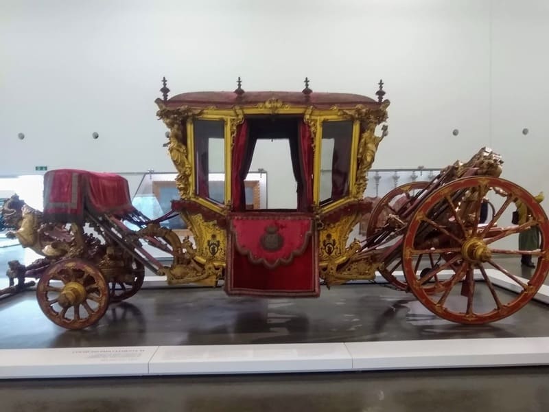Coche do Papa Clemente XI Museu Nacional dos Coches